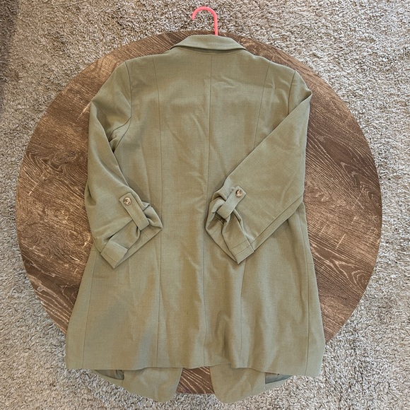 Skies are Blue Boyfriend Oversized blazer in Olive Green - Picture 3 of 5